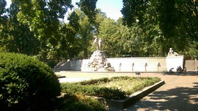 Siegfriedbrunnen am Rdesheimer Platz